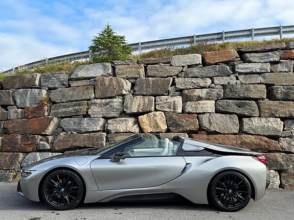 BMW i8 10 of 30