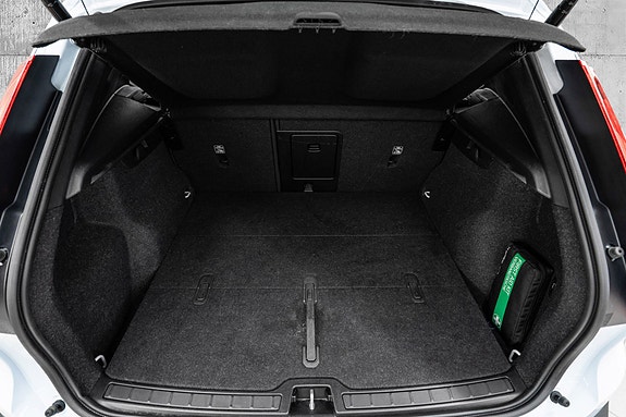 Volvo EX40 23 of 27