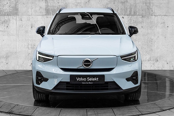 Volvo EX40 3 of 27