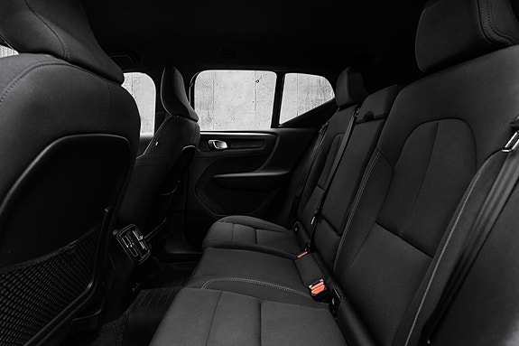 Volvo EX40 20 of 27