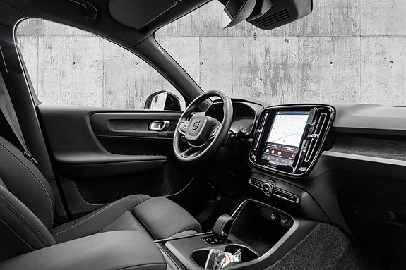 Volvo EX40 24 of 27