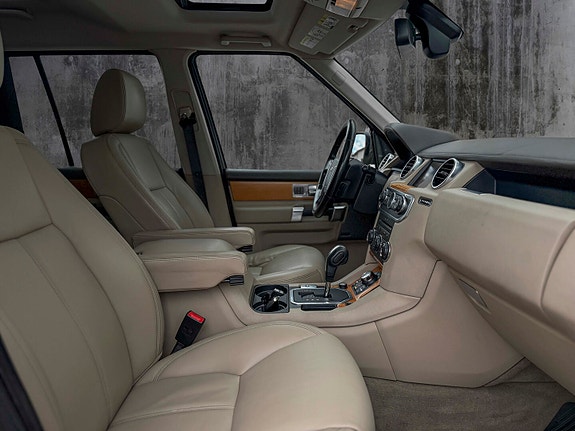 Land Rover Discovery 4 23 of 27