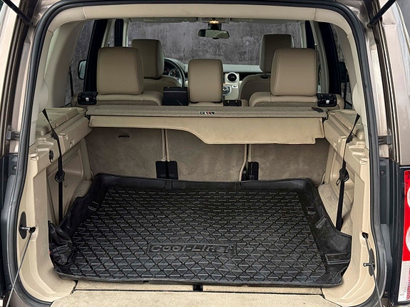 Land Rover Discovery 4 27 of 27
