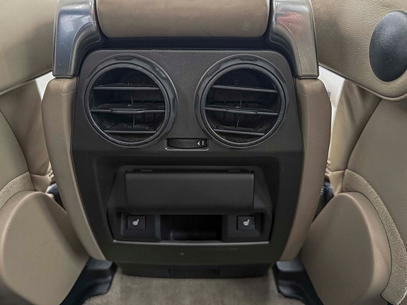 Land Rover Discovery 4 26 of 27