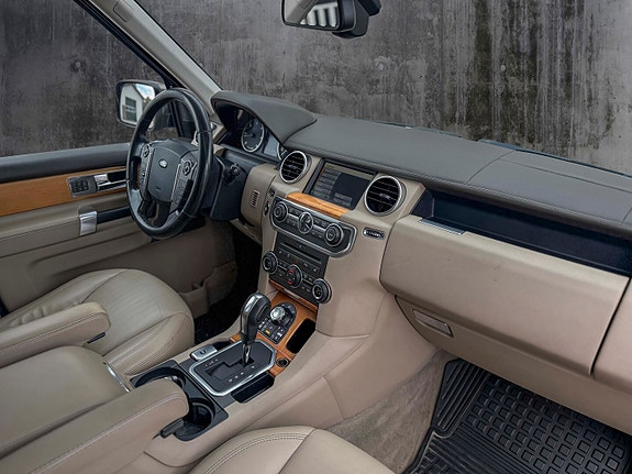 Land Rover Discovery 4 24 of 27