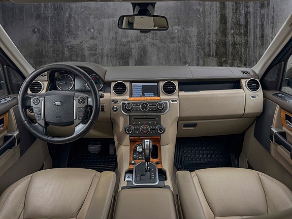 Land Rover Discovery 4 18 of 27