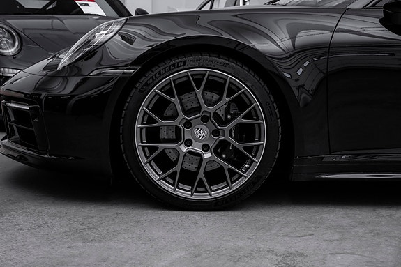 Porsche 911 17 of 30