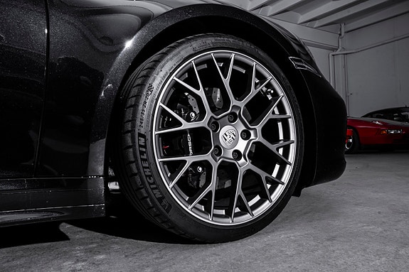 Porsche 911 19 of 30