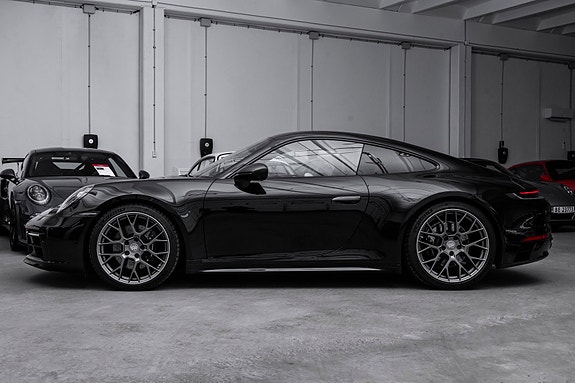 Porsche 911 8 of 30
