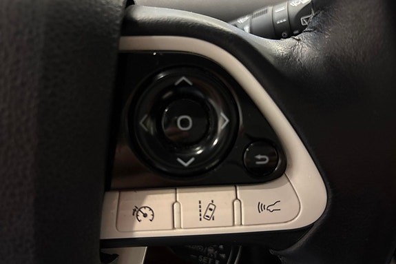Toyota Prius 16 of 21