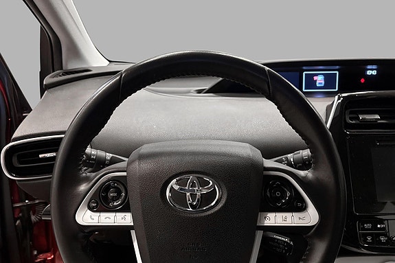 Toyota Prius 10 of 21