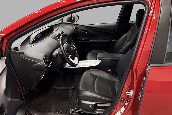 Toyota Prius 9 of 21