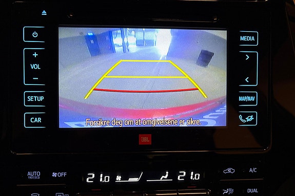 Toyota Prius 15 of 21