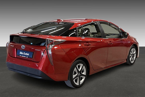 Toyota Prius 5 of 21