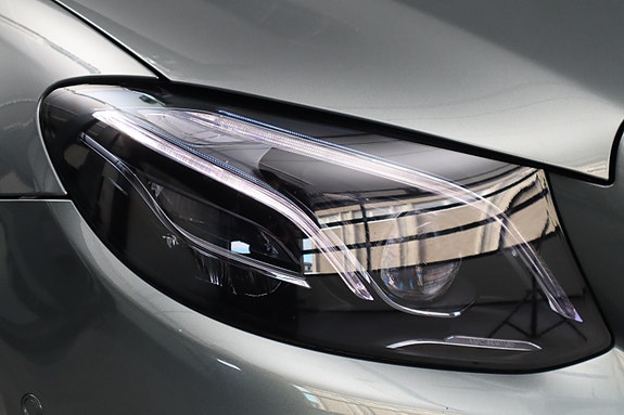 Mercedes-Benz E250 4 of 30