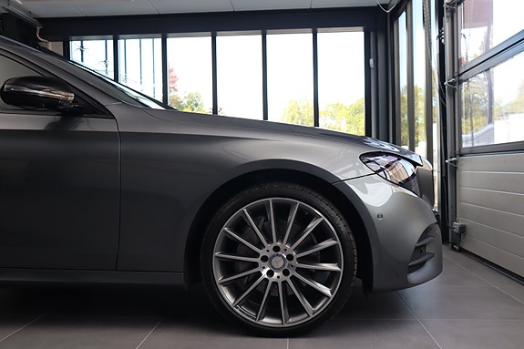 Mercedes-Benz E250 23 of 30