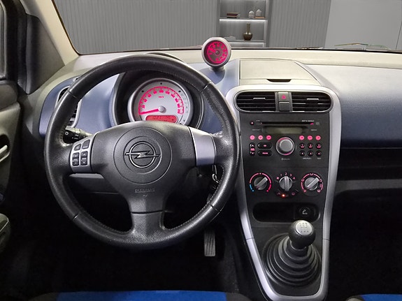 Opel Agila 18 of 23