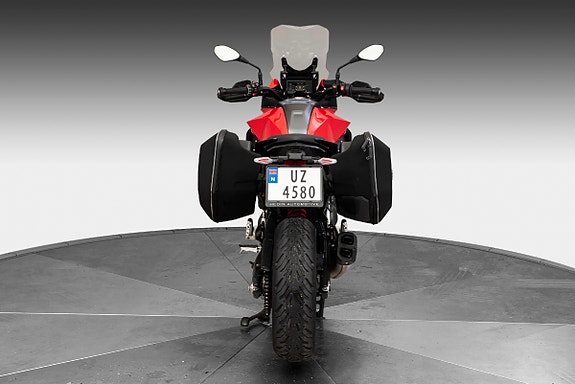 BMW F 900 XR 2 of 15