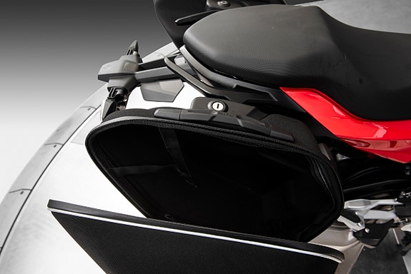 BMW F 900 XR 9 of 15