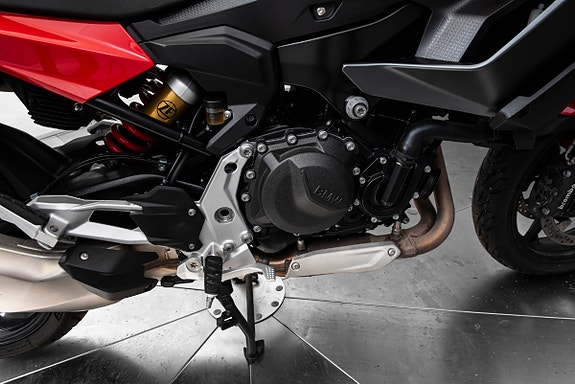 BMW F 900 XR 10 of 15