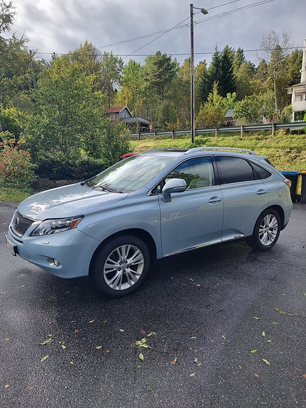 Lexus RX450h 2 of 30
