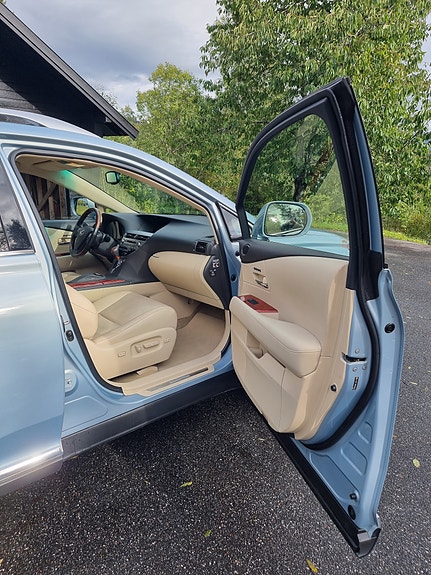 Lexus RX450h 10 of 30