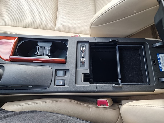 Lexus RX450h 30 of 30