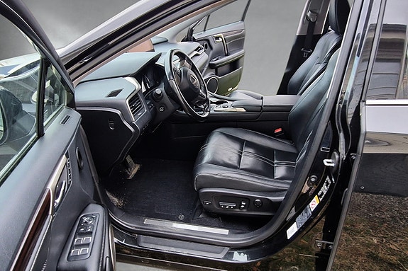 Lexus RX450h 8 of 30