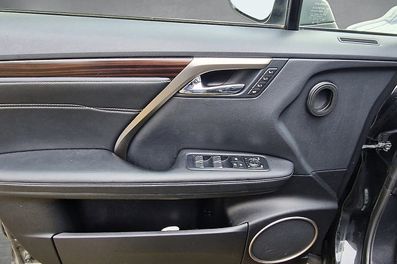 Lexus RX450h 9 of 30
