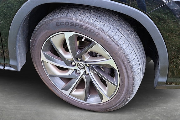 Lexus RX450h 27 of 30