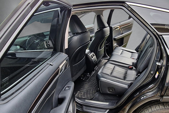 Lexus RX450h 22 of 30