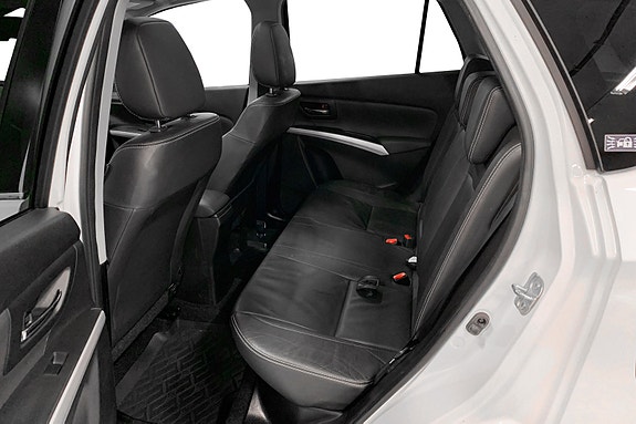 Suzuki SX4 S-Cross 3 of 12