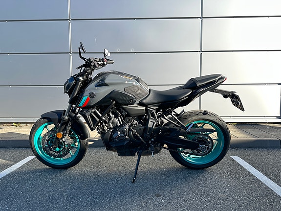 Yamaha MT-07 4 of 7