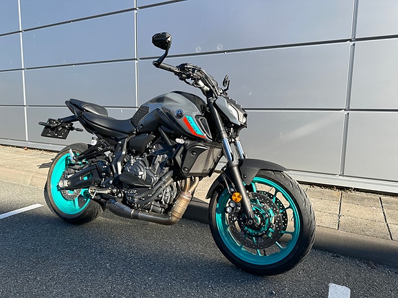 Yamaha MT-07 2 of 7