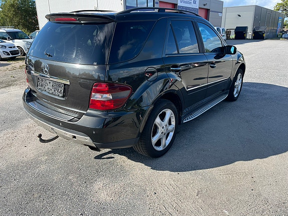 Mercedes-Benz ML280 5 of 14