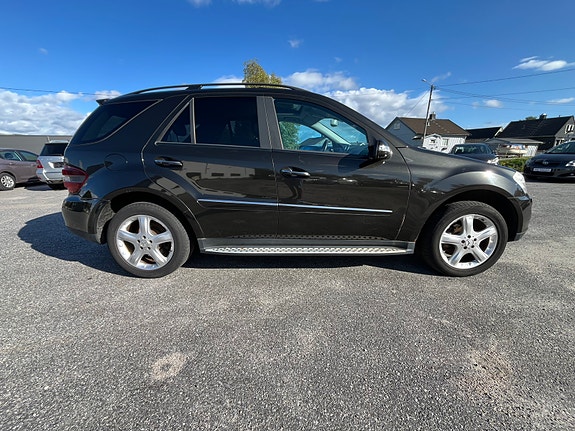 Mercedes-Benz ML280 4 of 14
