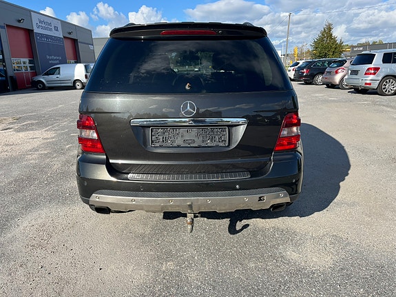 Mercedes-Benz ML280 6 of 14