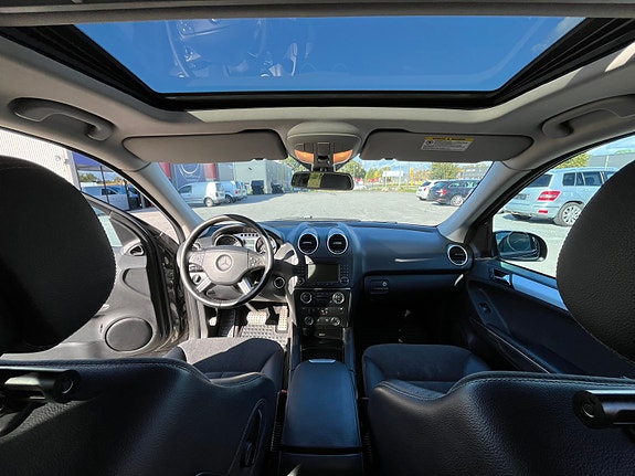 Mercedes-Benz ML280 10 of 14