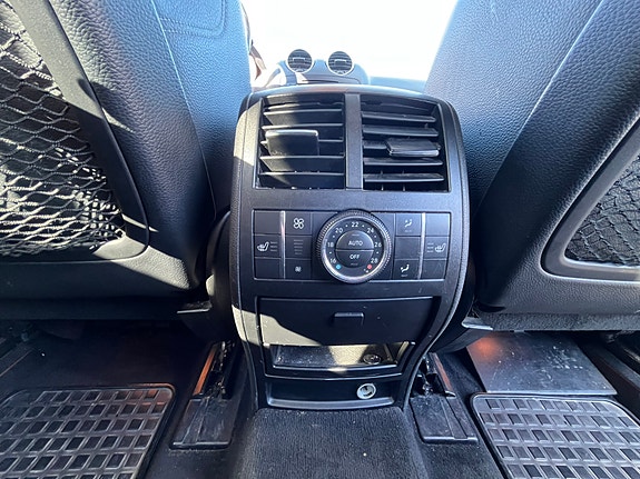 Mercedes-Benz ML280 13 of 14