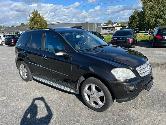 Mercedes-Benz ML280 3 of 14