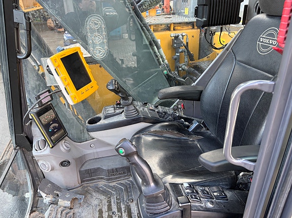 Volvo ECR235EL 8 of 24