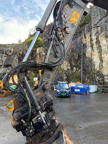 Volvo ECR235EL 21 of 24