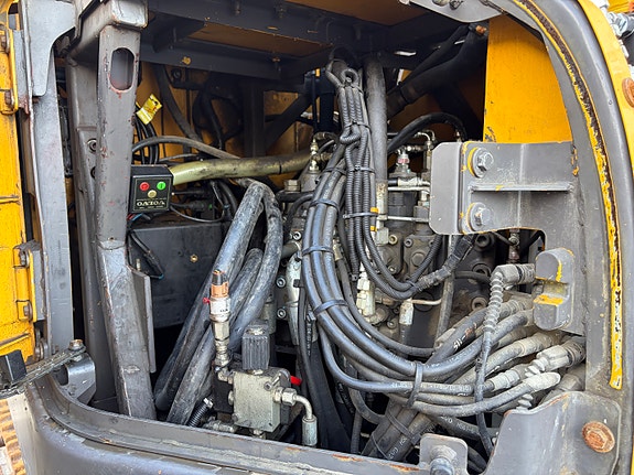 Volvo ECR235EL 18 of 24