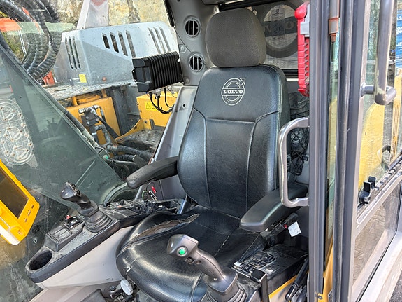 Volvo ECR235EL 10 of 24