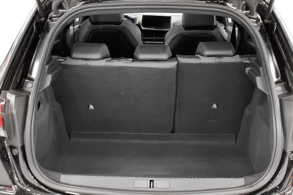 Peugeot e-208 13 of 14