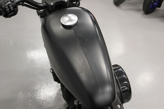 Harley-Davidson XL 883N Iron 8 of 12