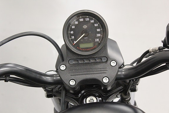 Harley-Davidson XL 883N Iron 11 of 12