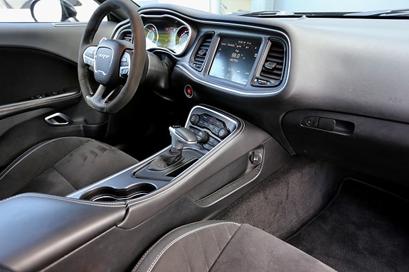 Dodge Challenger 12 of 30