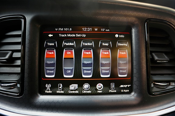 Dodge Challenger 14 of 30