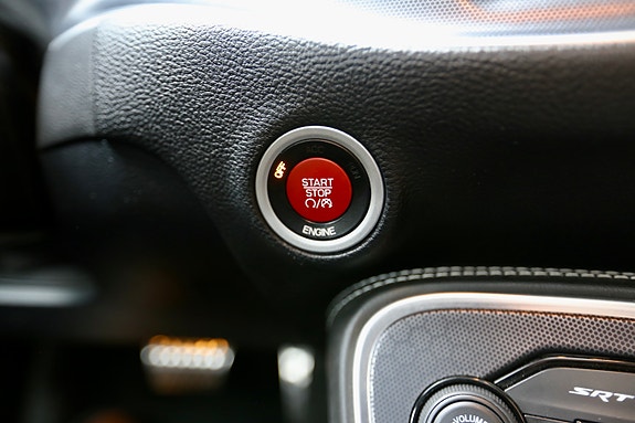 Dodge Challenger 19 of 30